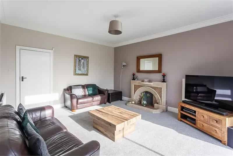 5 Bed Detached Bungalow with 2 Reception Rooms and Large Garden
