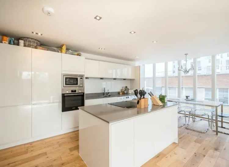 3 Double Bedroom 3 Bathroom Apartment Clapham High Street Chain Free
