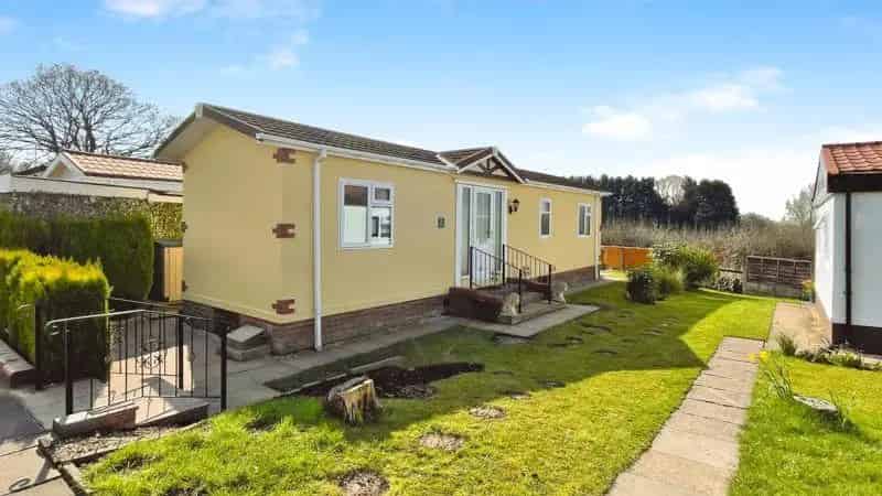 2 Bedroom Park Home for Sale
