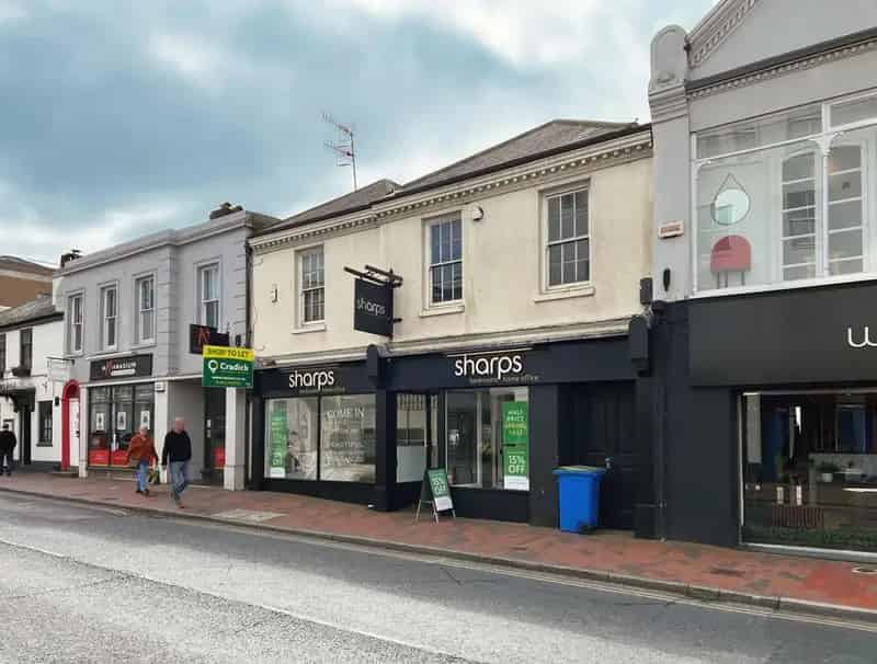 Royal Tunbridge Wells Property Near Royal Victoria Shopping Centre