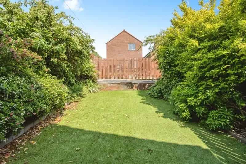 3 Bed Detached House Morley Large Garden Ensuite Garage Driveway