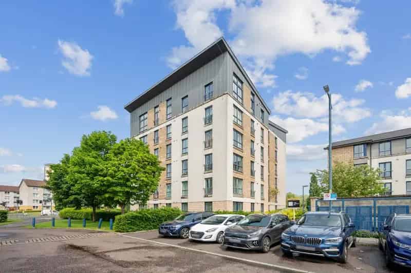 2 Bedroom Furnished Apartment to Rent