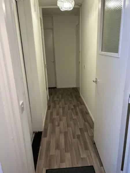 Pet-Friendly Apartment near Shops and Amenities