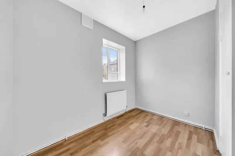 3 Bedroom Flat Chelsea SW10 For Sale