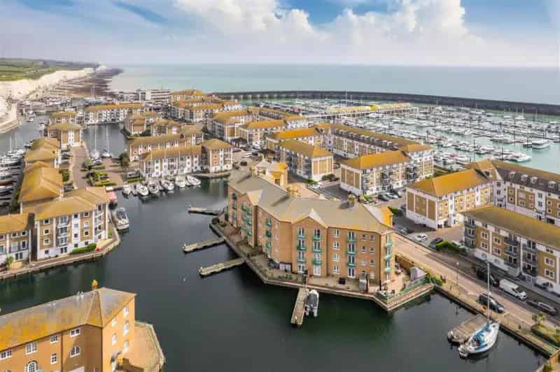 2 Bedroom Apartment for Sale in Brighton Marina