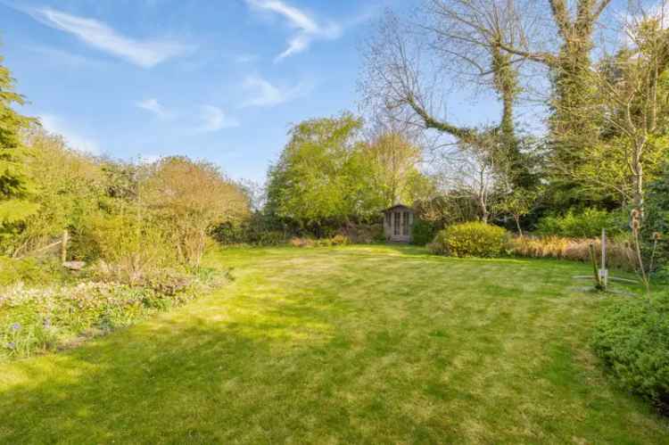 5 Bedroom House with Annexe and Gardens for Sale