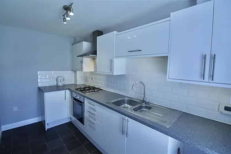 3 Bedroom End Terrace House to Rent Garage Private Drive