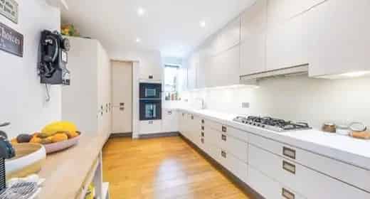 4-Bedroom Semi-Detached House for Sale in Hampstead Garden Suburb
