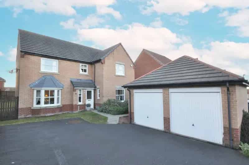 Detached Family Villa in West Craigs