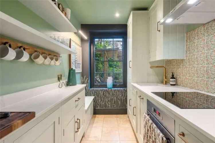 1 Bed Garden Flat for Sale in Canonbury