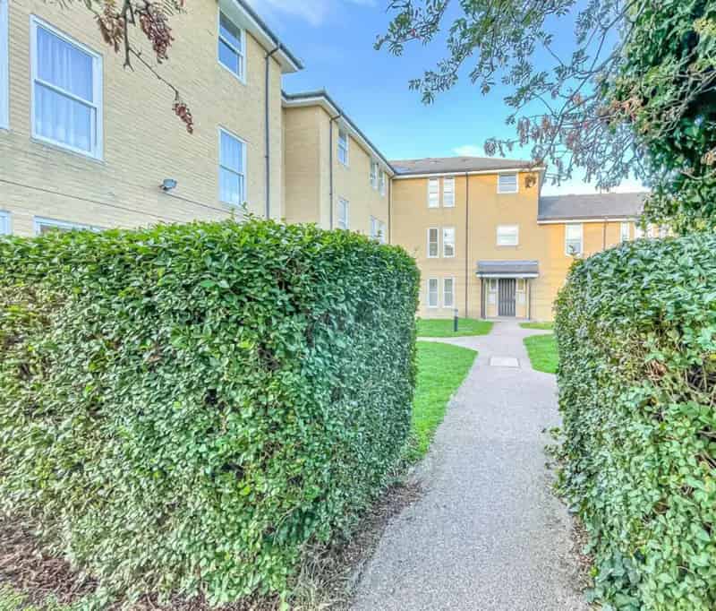 1 Bedroom Apartment to Rent Near City Centre