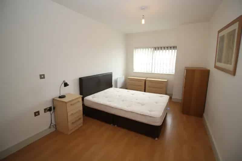 2 Bedroom Flat House to Rent