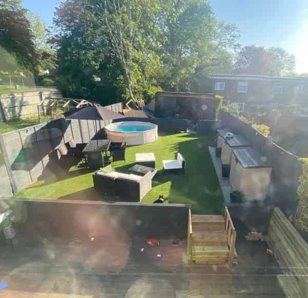 Family Home 4 Beds 2 Baths Large Garden
