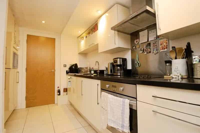 1 Bedroom Flat Cardiff City Centre Investment First Time Buy No Chain