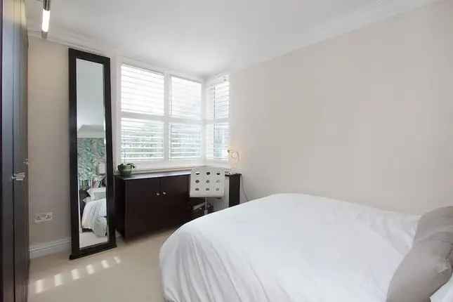 2-Bed Flat to Rent in Ebury Street, Belgravia