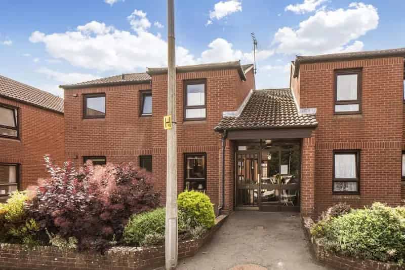2 Bedroom Retirement Property For Sale