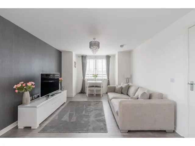 2 bedroom flat  for sale