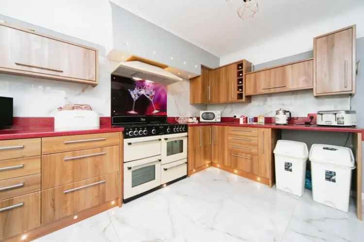 Three Bedroom Family Home Near Egerton Park
