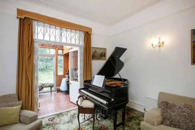 Six Bedroom Detached House for Sale in Grove Park