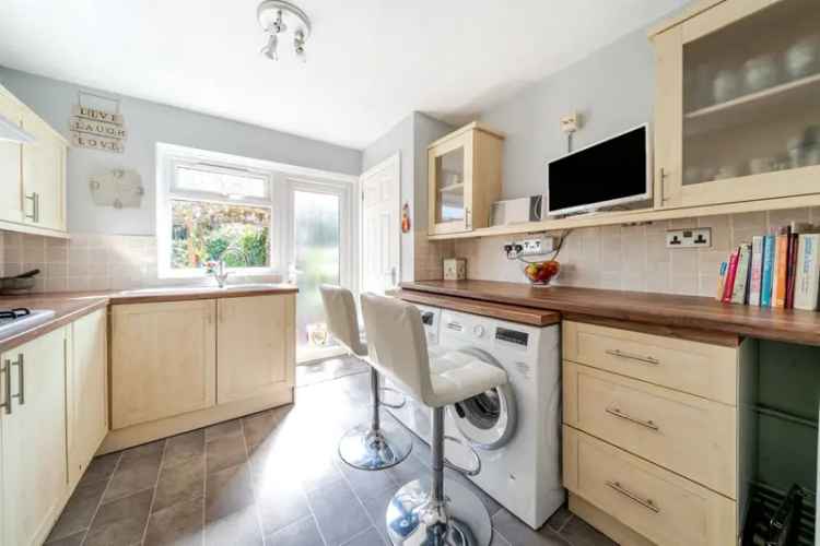 2 Double Bedroom Maisonette with Private Garden