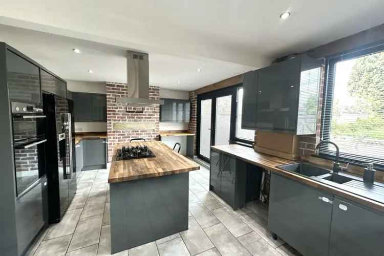 3 Bedroom House with Garden and Parking Zero Deposit Available