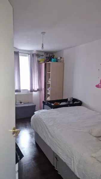 Flat For Rent in Borough of Swale, England