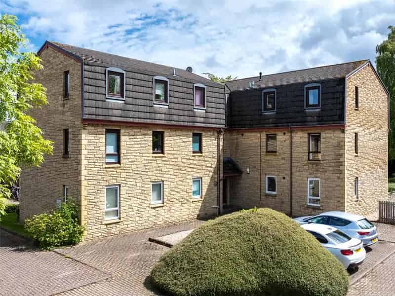 2 Bedroom Edinburgh Apartment for Sale