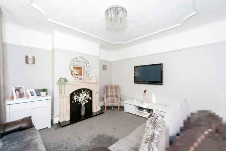 Beautiful Bay-Fronted House Near Hoole Amenities