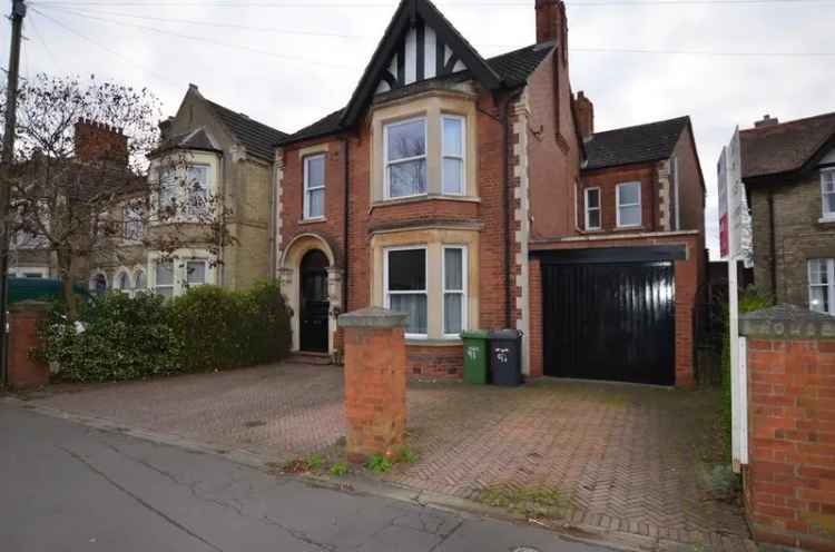 4 bedroom detached house to rent