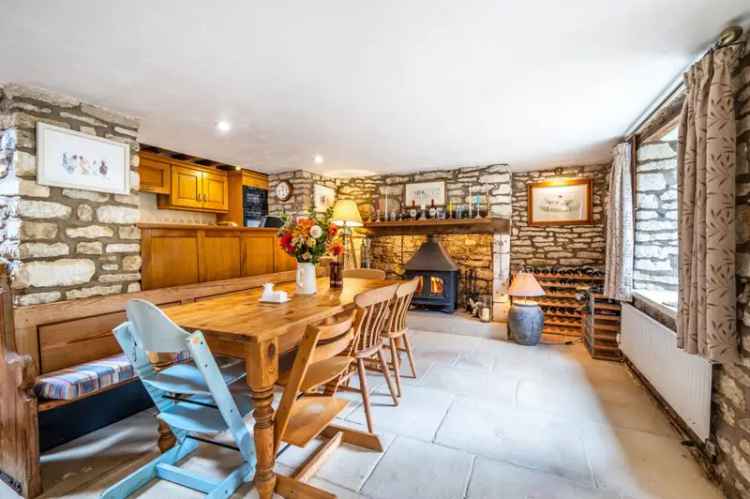 4 Bedroom Detached Cotswold Stone House for Sale