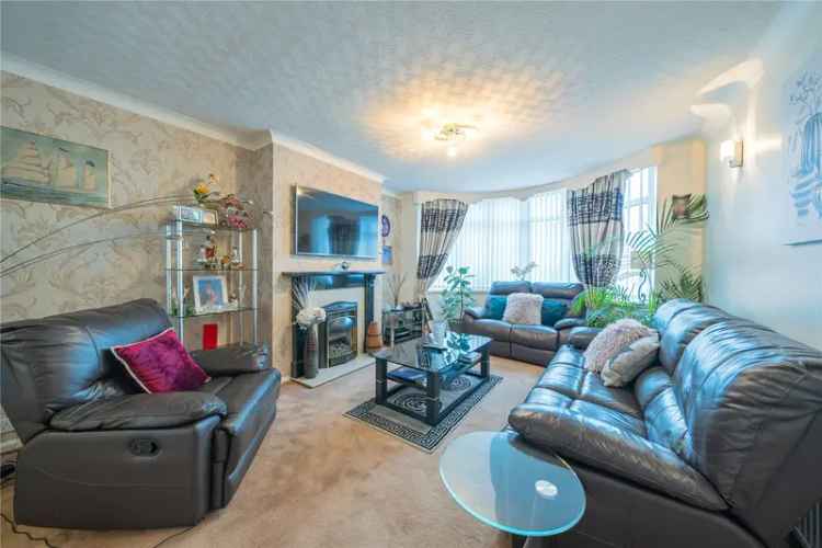 House For Sale in Leeds, England