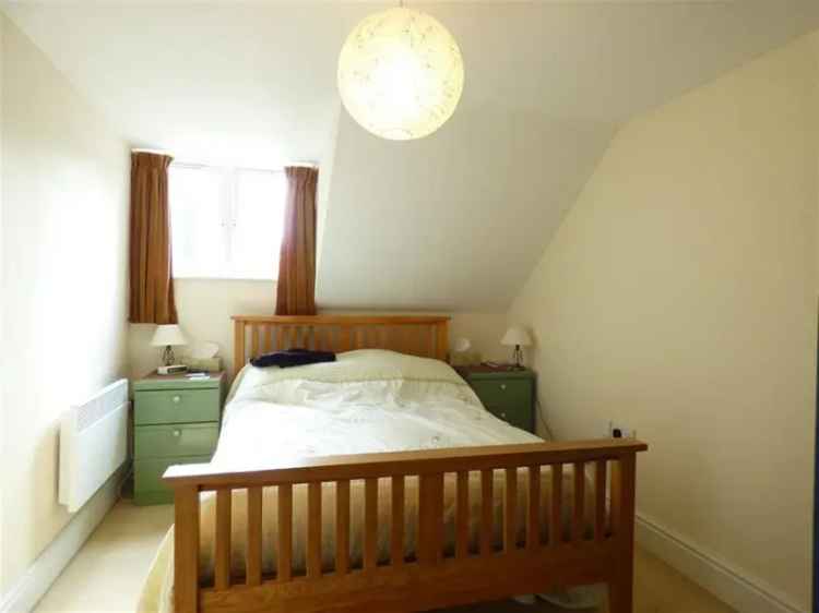 1 Bedroom House To Let - Spacious Mews Property
