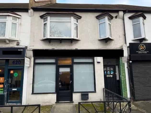 Hairdressers Business For Sale - 5 Stations and Kitchen