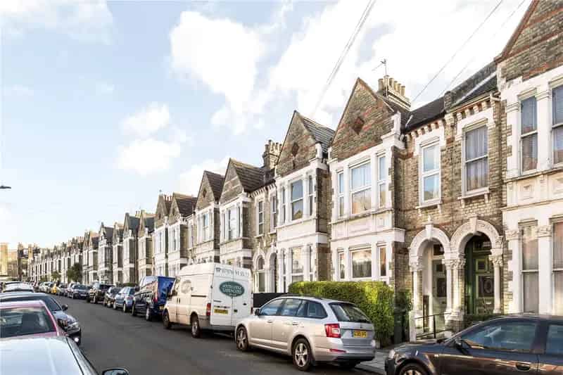 2 Bedroom Flat Apartment Streatham London