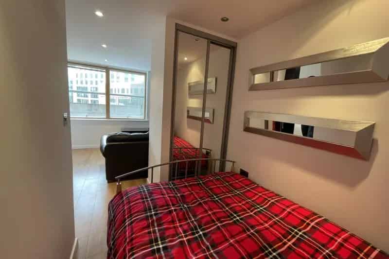 City Centre Studio Apartment Near Leeds Train Station