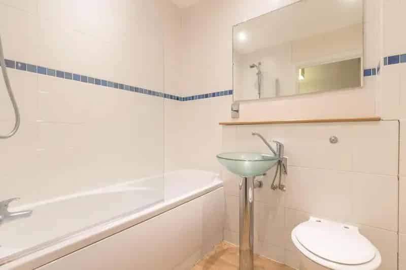 1 Bedroom Apartment - Smart Furnished, Open Plan Living