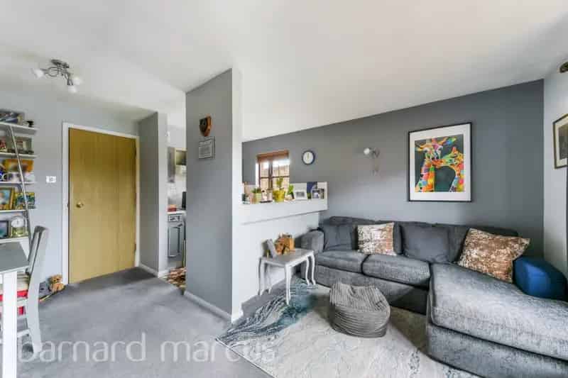 One Bedroom Flat Veronica Gardens Streatham Vale Allocated Parking