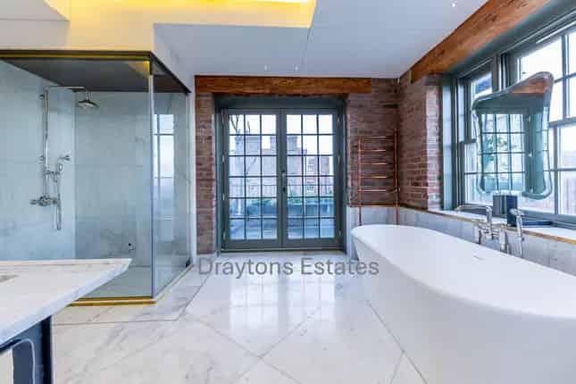 Flat for Sale in London NW1