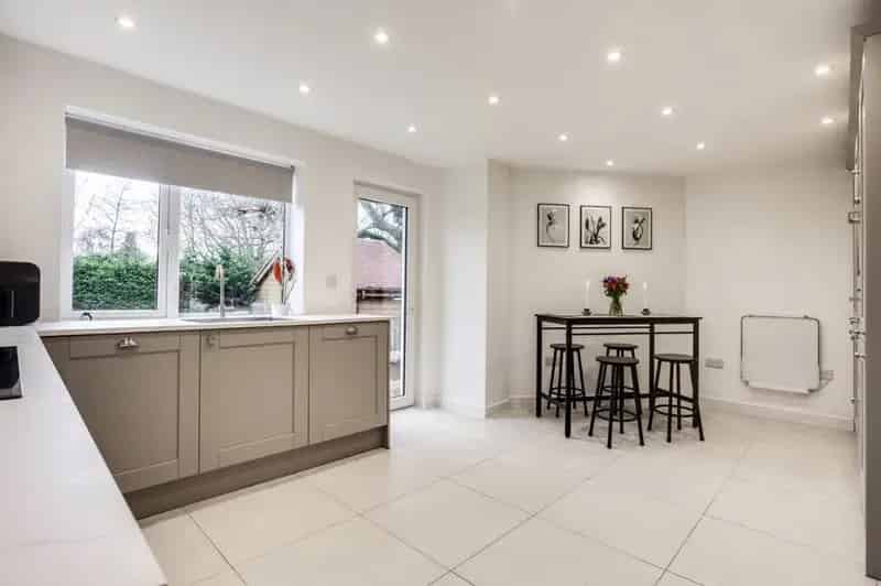 3 Bedroom Detached House for Sale Chapelthorpe WF4