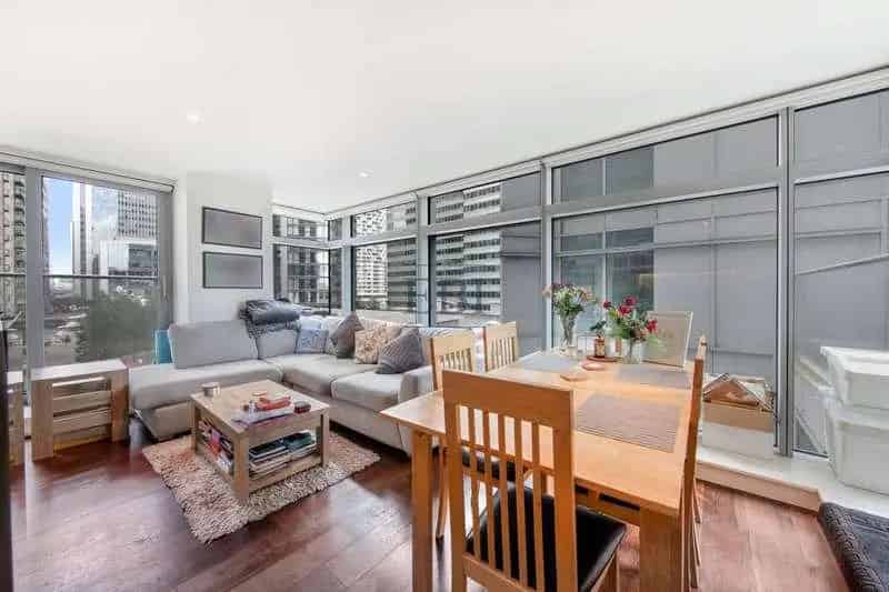 2 Bed Flat for Sale in Pan Peninsula South Quay