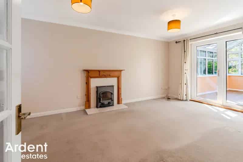 4 Bedroom Detached House to Rent Broomfield