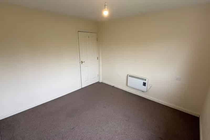 Spacious 2-Bedroom Flat in Conisbrough - Zero Deposit Available