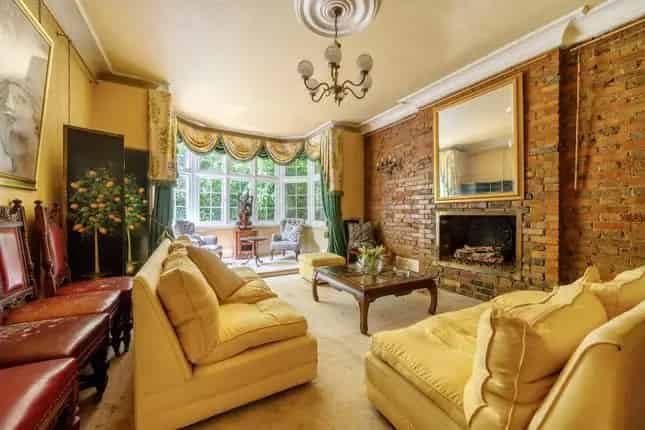 5 Bedroom Detached Victorian House Enfield