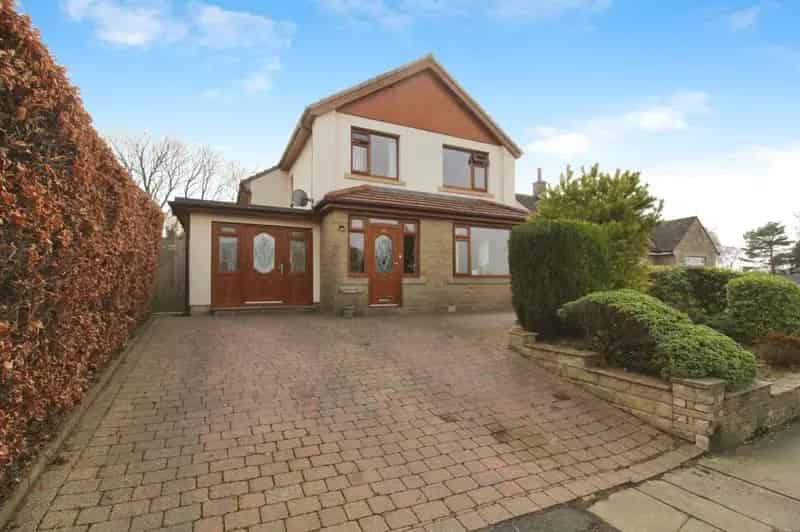 3 Bedroom Detached House for Sale Colne Lancashire