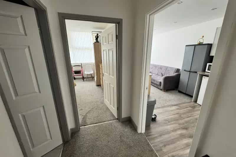 First Floor Apartment  Open Plan Living Double Bedroom Walk In Shower