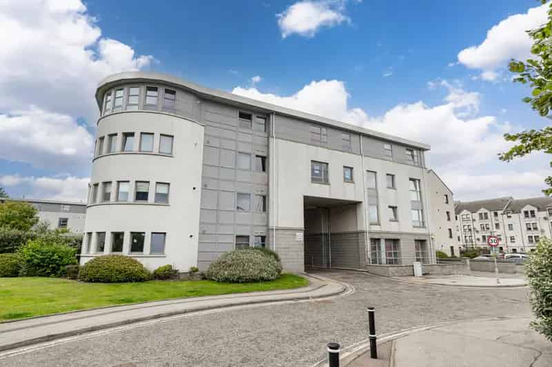 2 Bed En-Suite Apartment Near Pittodrie Stadium Aberdeen