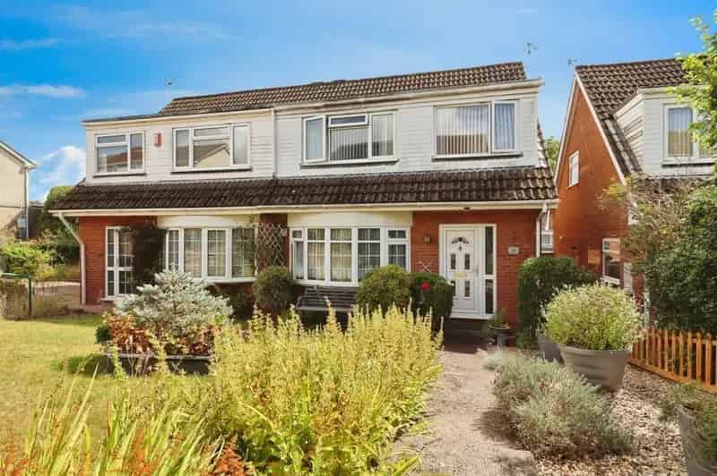 3 bedroom semi-detached house