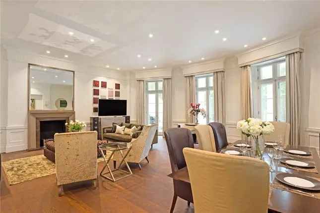 Flat for sale in Park Lane, Mayfair, London W1K