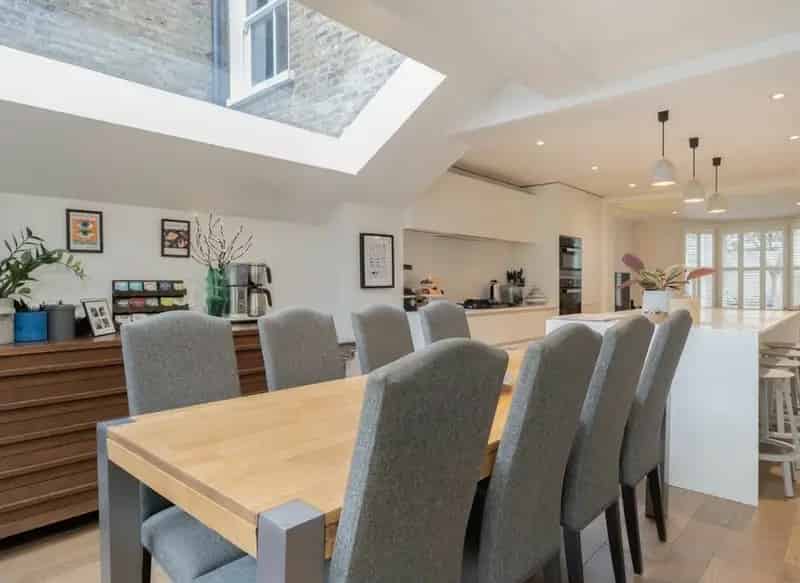5 Bedroom House in Brackenbury Village Fully Renovated