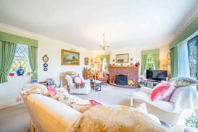 4 Bedroom Detached Farmhouse 5 Acres Equestrian Potential